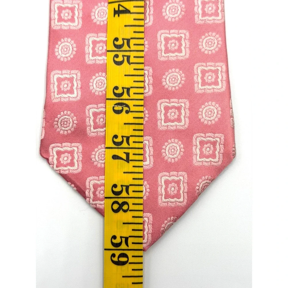 Tommy Hilfiger Necktie Mens Pink Geometric Medallion 100% Silk‎ USA 59